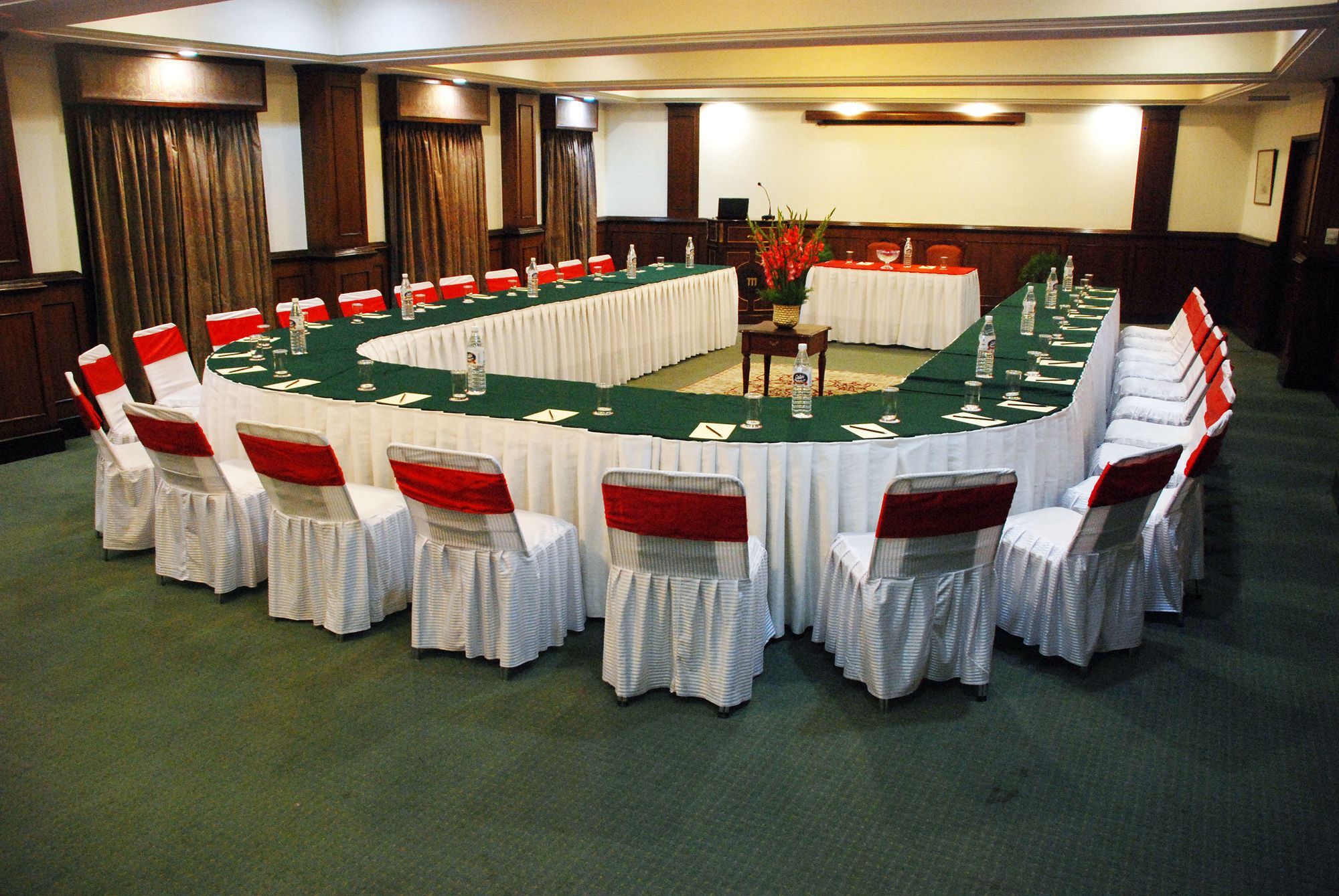 Namah Nainital, A Member Of Radisson Individuals Retreats Hotel Ngoại thất bức ảnh